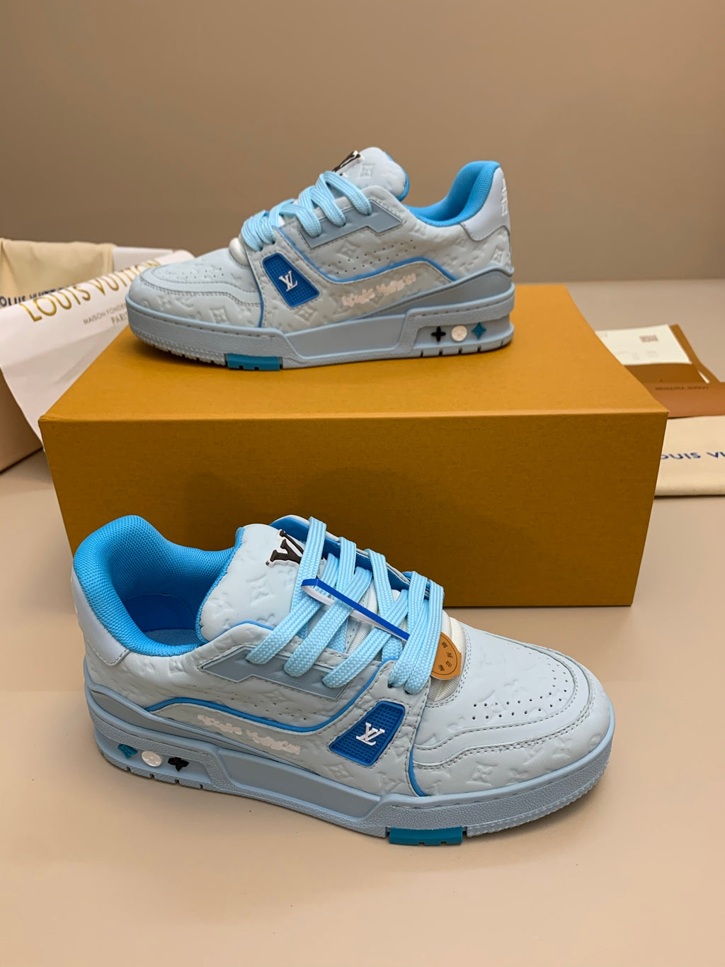 White and Light Blue Casual Sneakers with Patterned Upper