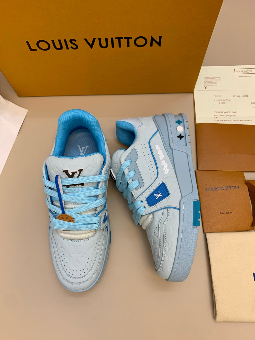 White and Light Blue Casual Sneakers with Patterned Upper