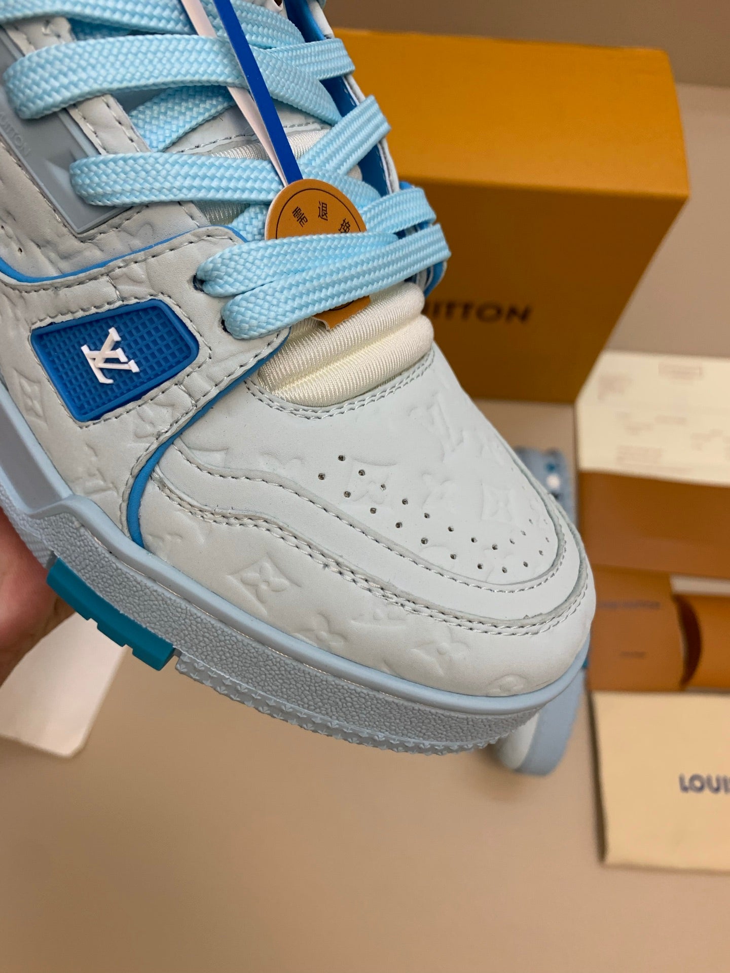 White and Light Blue Casual Sneakers with Patterned Upper